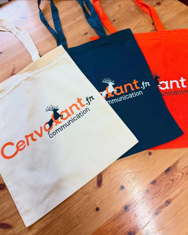 🛍️ Aujourd’hui, c’est fabrication de tote bags chez Cervolant !

Vous souhaitez des tote bags à votre image pour chouchouter vos meilleurs clients 🥰 et promouvoir votre marque ou événement ?

👉 Contactez-nous à contact@cervolant.fr
👨‍💻 www.cervolant.fr

#communicationdoubs #totebagdoubs #logodoubs #orchamosvennes #morteau #valdevennes #goodies #doubs